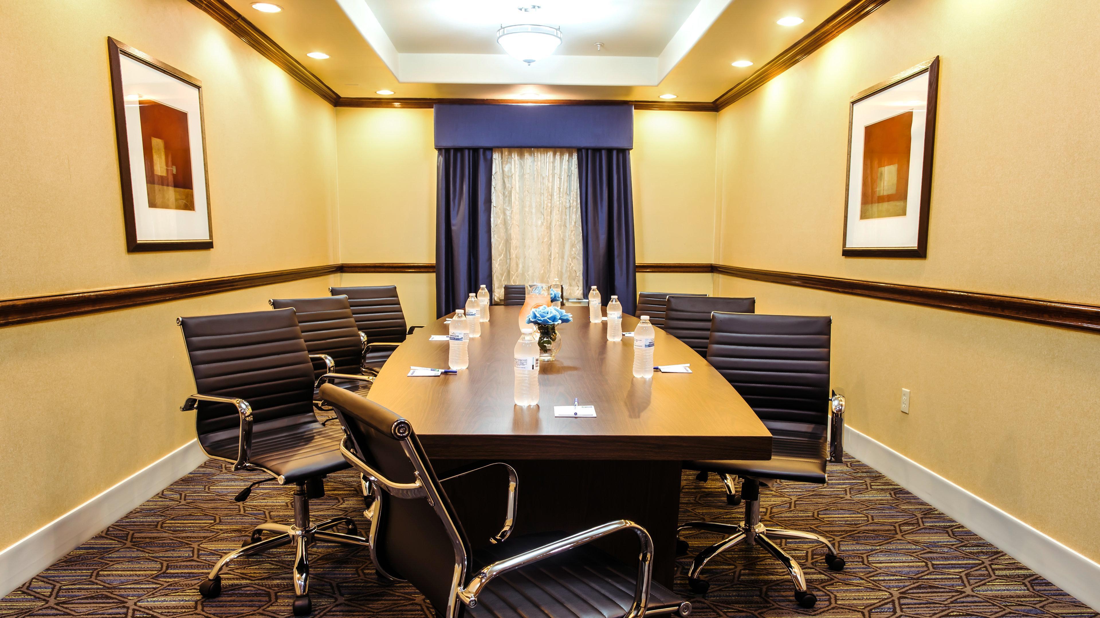 Holiday Inn Express Hotel & Suites Waller By Ihg Bagian luar foto