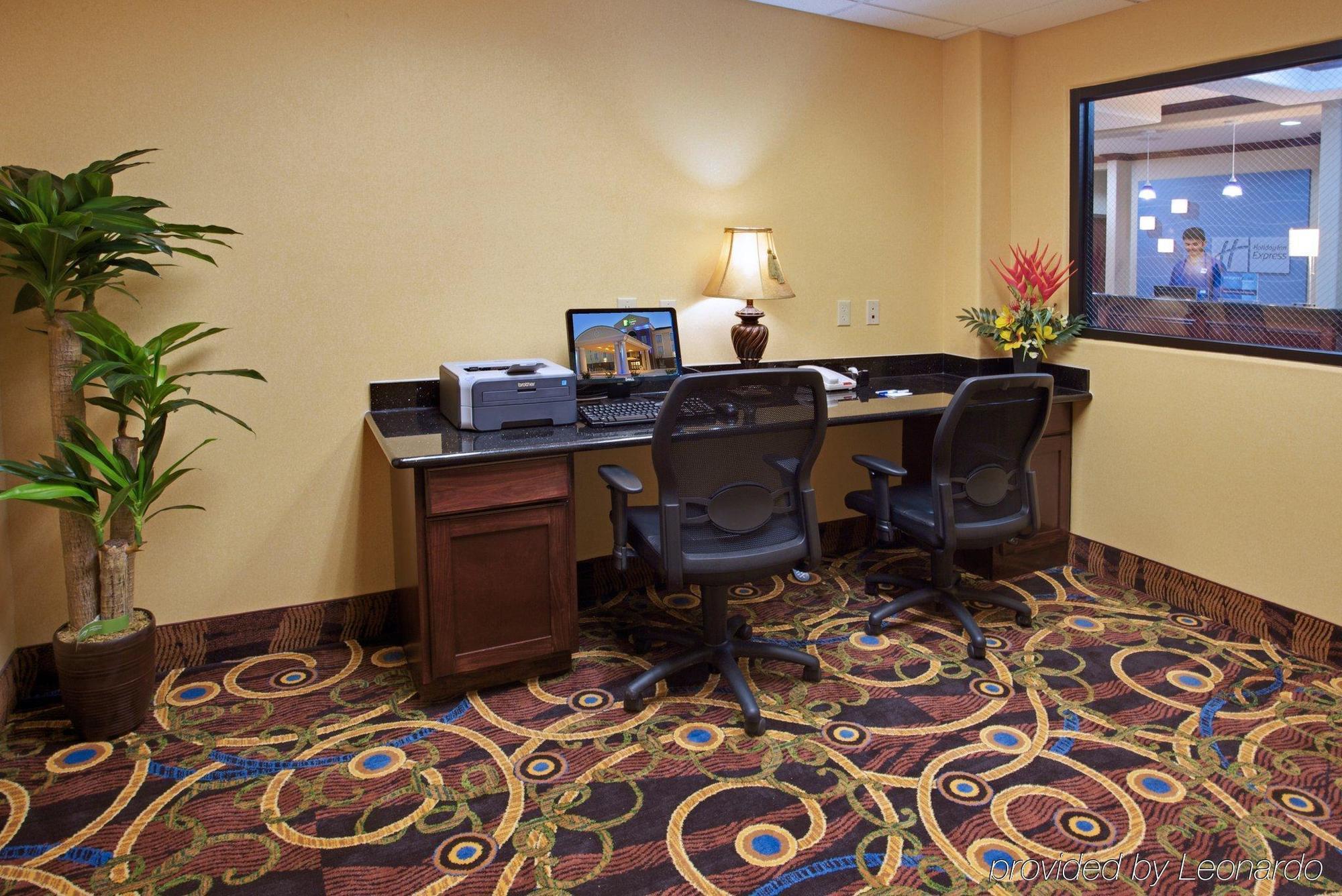 Holiday Inn Express Hotel & Suites Waller By Ihg Bagian luar foto