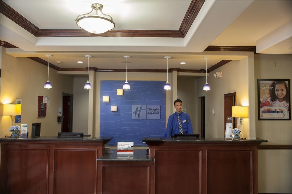 Holiday Inn Express Hotel & Suites Waller By Ihg Bagian luar foto