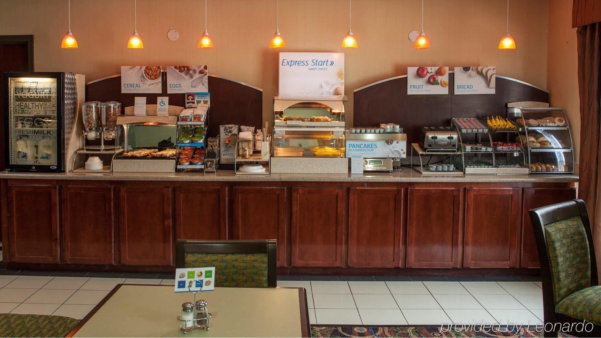 Holiday Inn Express Hotel & Suites Waller By Ihg Bagian luar foto