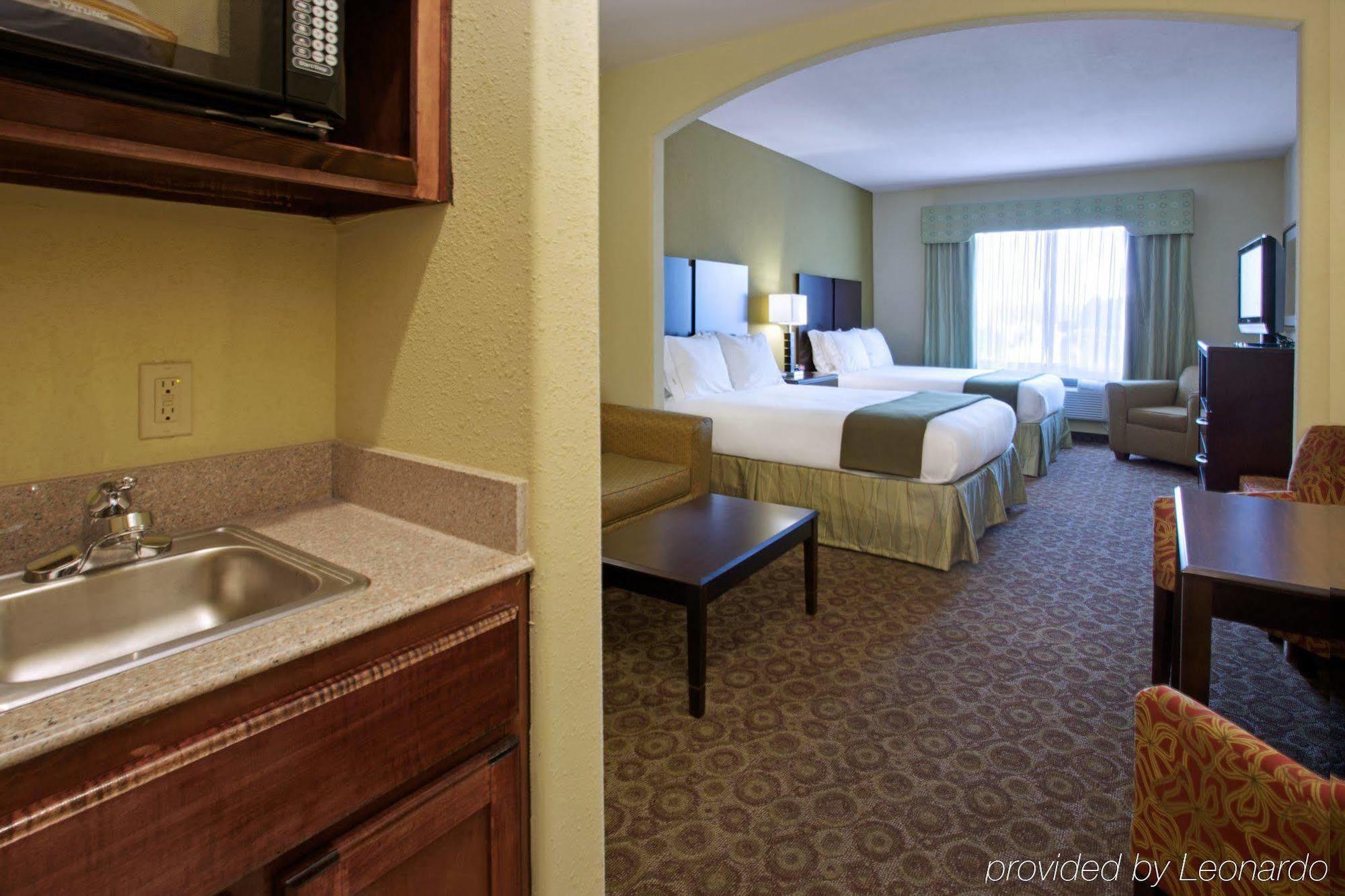 Holiday Inn Express Hotel & Suites Waller By Ihg Bagian luar foto