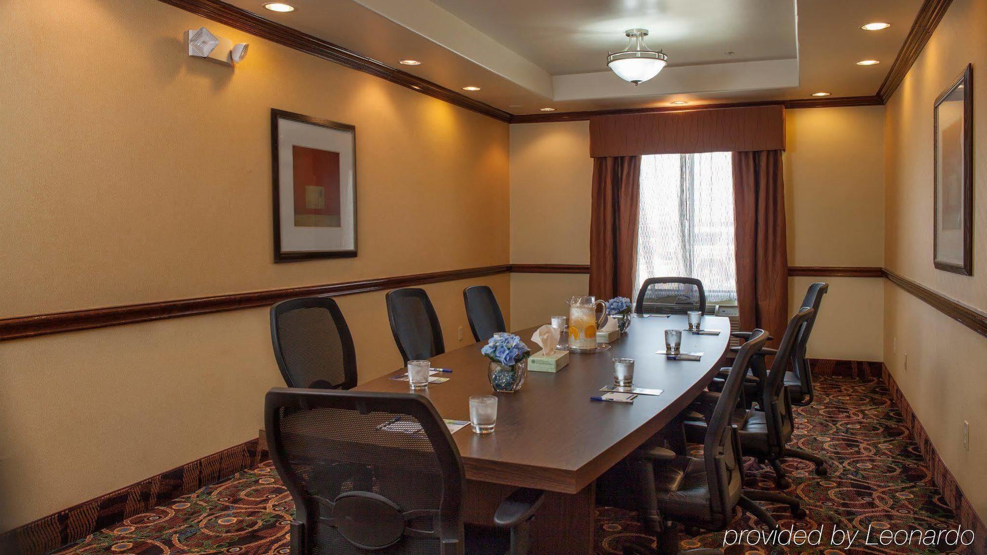 Holiday Inn Express Hotel & Suites Waller By Ihg Bagian luar foto